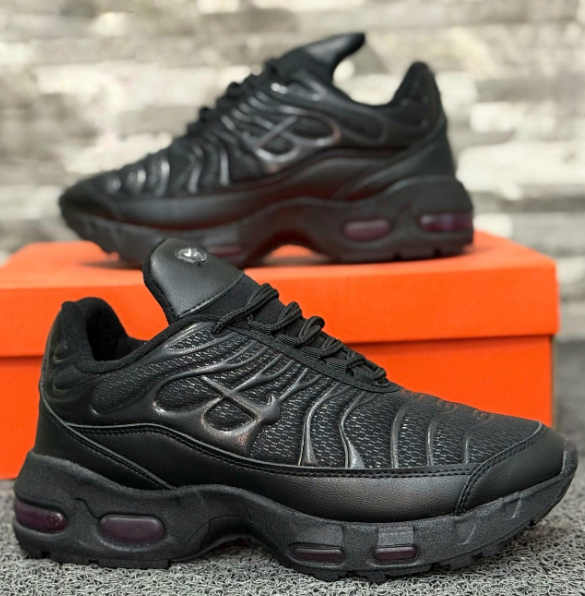 TENIS, ZAPATILLAS COMPLEMENTA TU OUFIT